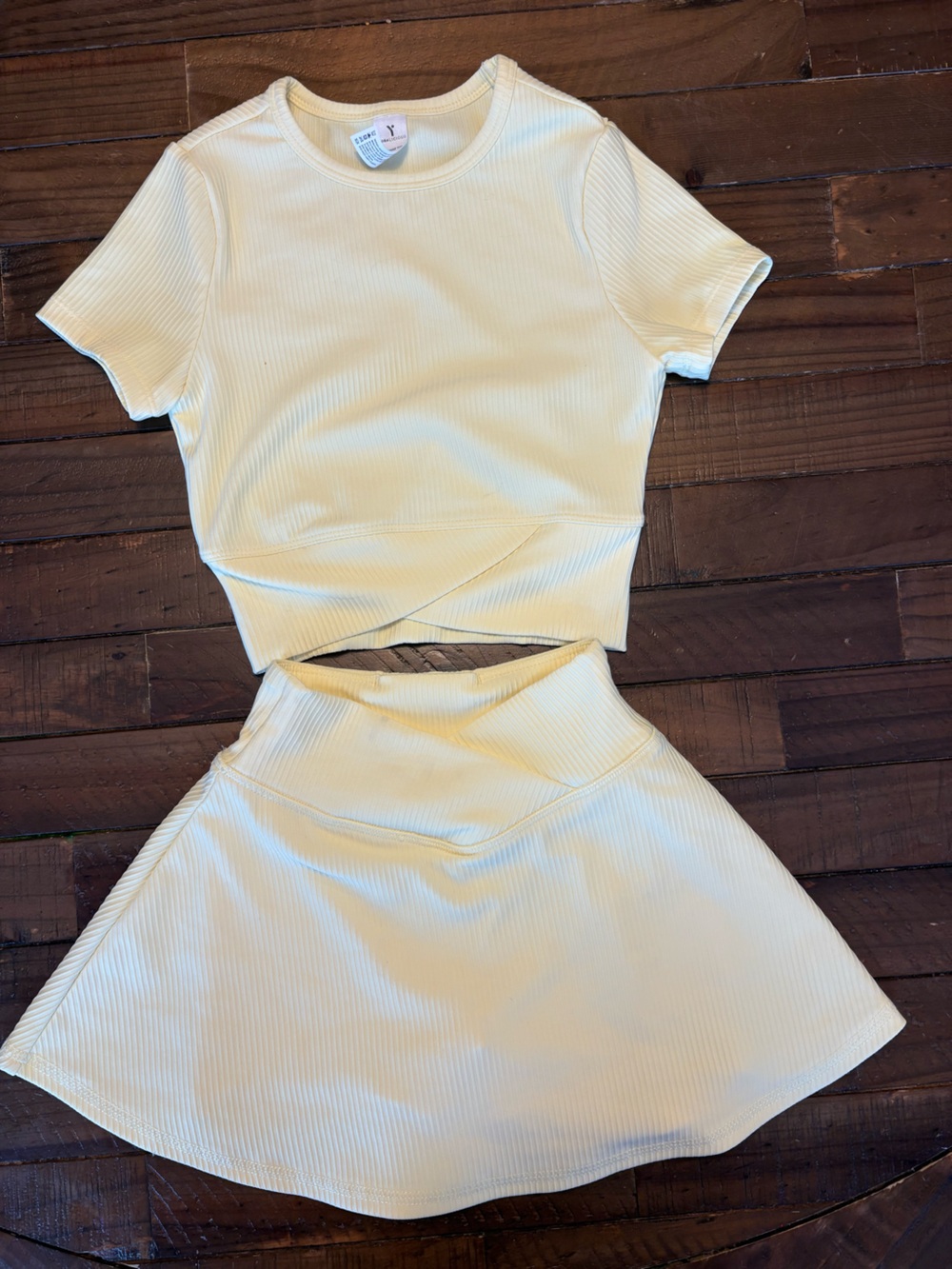 Yogalicious butter Yellow Ribbed Crop Top and skirt set girls 7/8